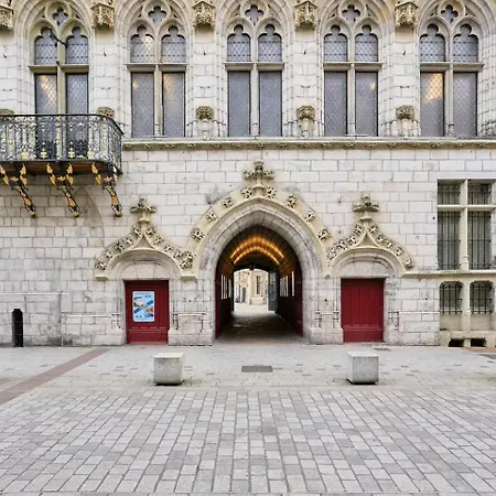 Loft Chaleureux Vue Directe Sur Le Beffroi - Centre-ville Secteur Tribunal - Nouveau Routeur Wifi * Ντουαί